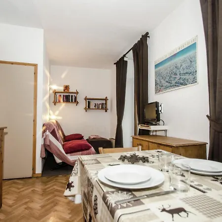 Cozy In With Private Balcony דירה